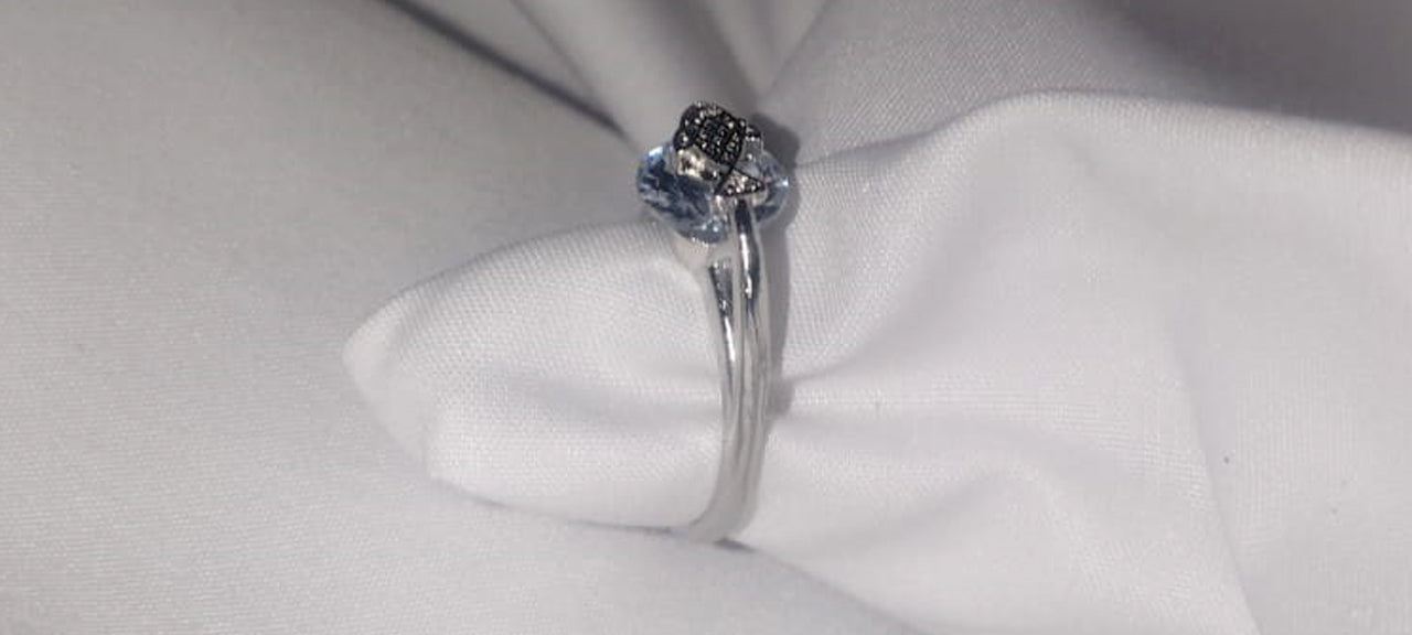 Glowing Snowflake Pattern Ring in Luminous Blue - Silver Tone
